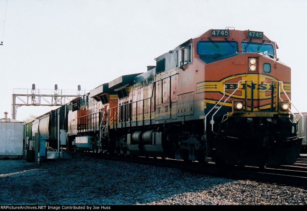 BNSF 4745 West